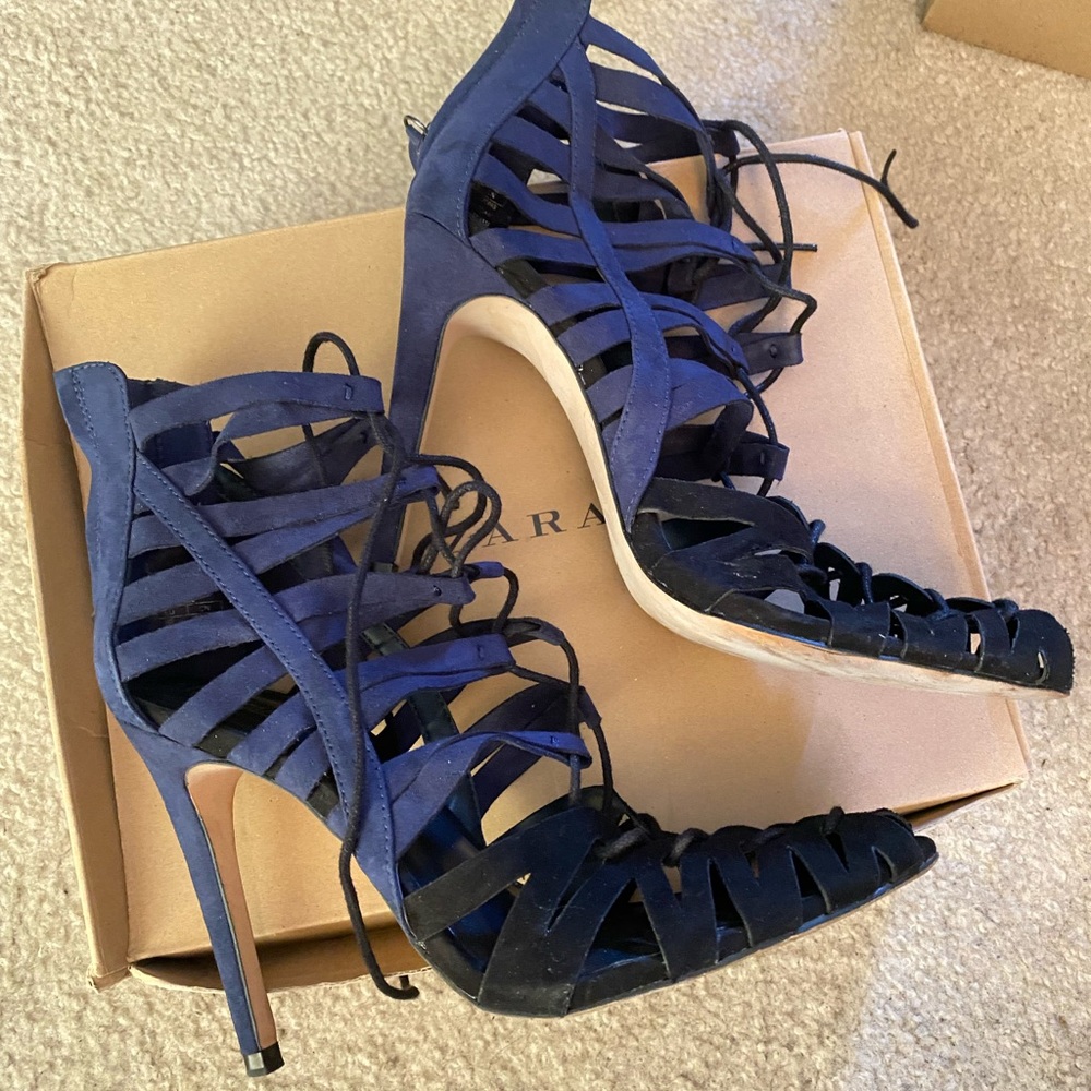 ZARA - SANDALIA ABOTINADA - SIZE 9